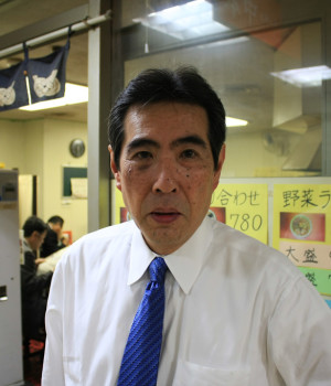 銀座のラーメン屋で親父と遭遇, photo by Toshimasa Ishibashi via Flickr