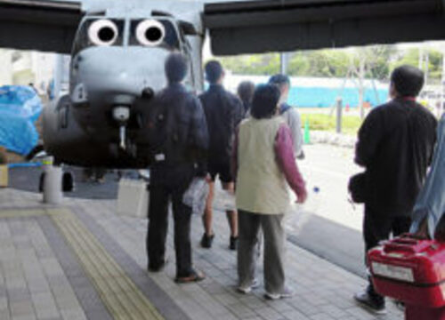 Selfless Ospreys arrive in Kumamoto giving aid and backrubs