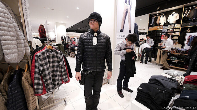 Warm Biz Reminds People It's Cold